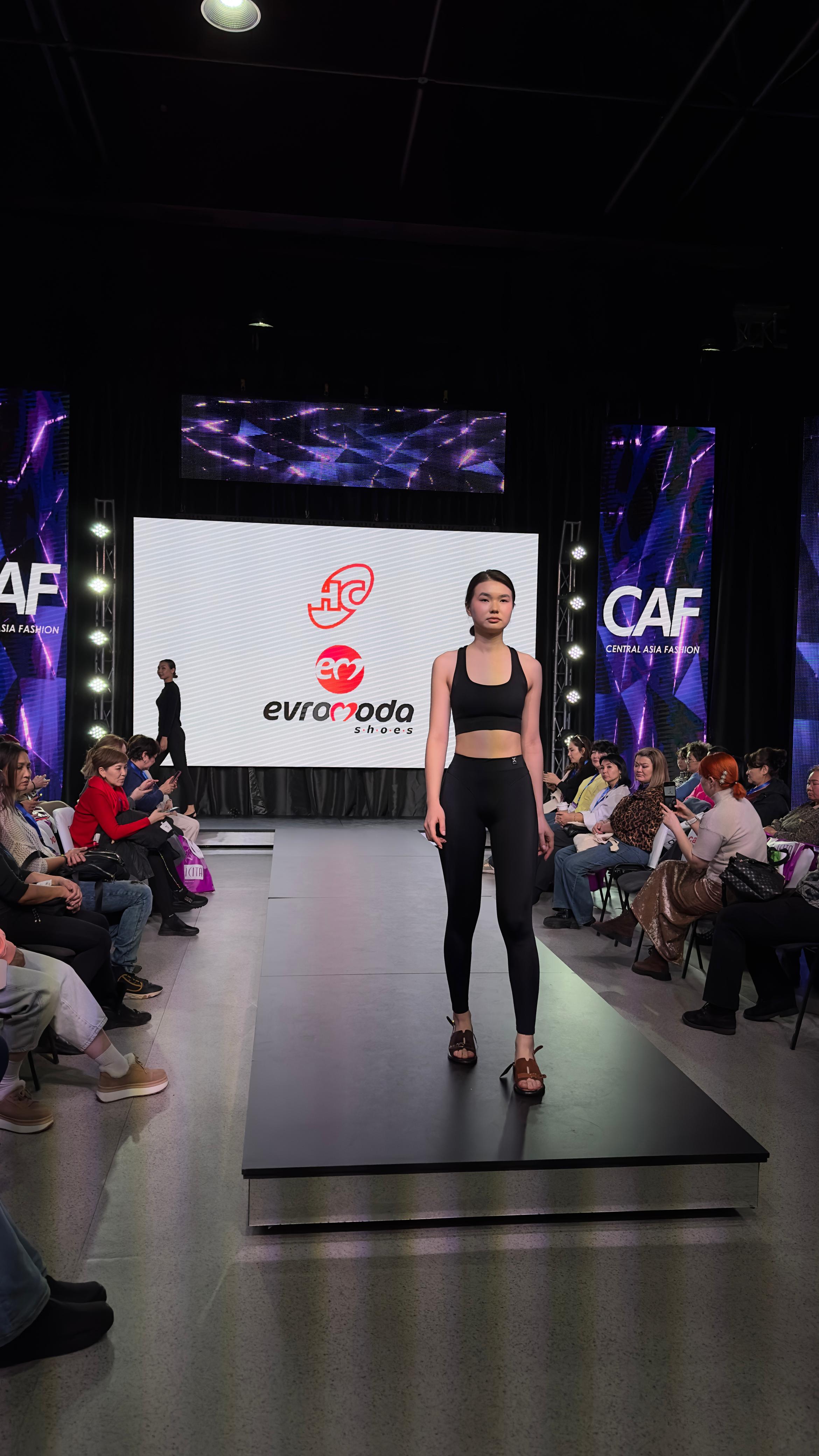 CENTRAL ASIA FASHION - 4