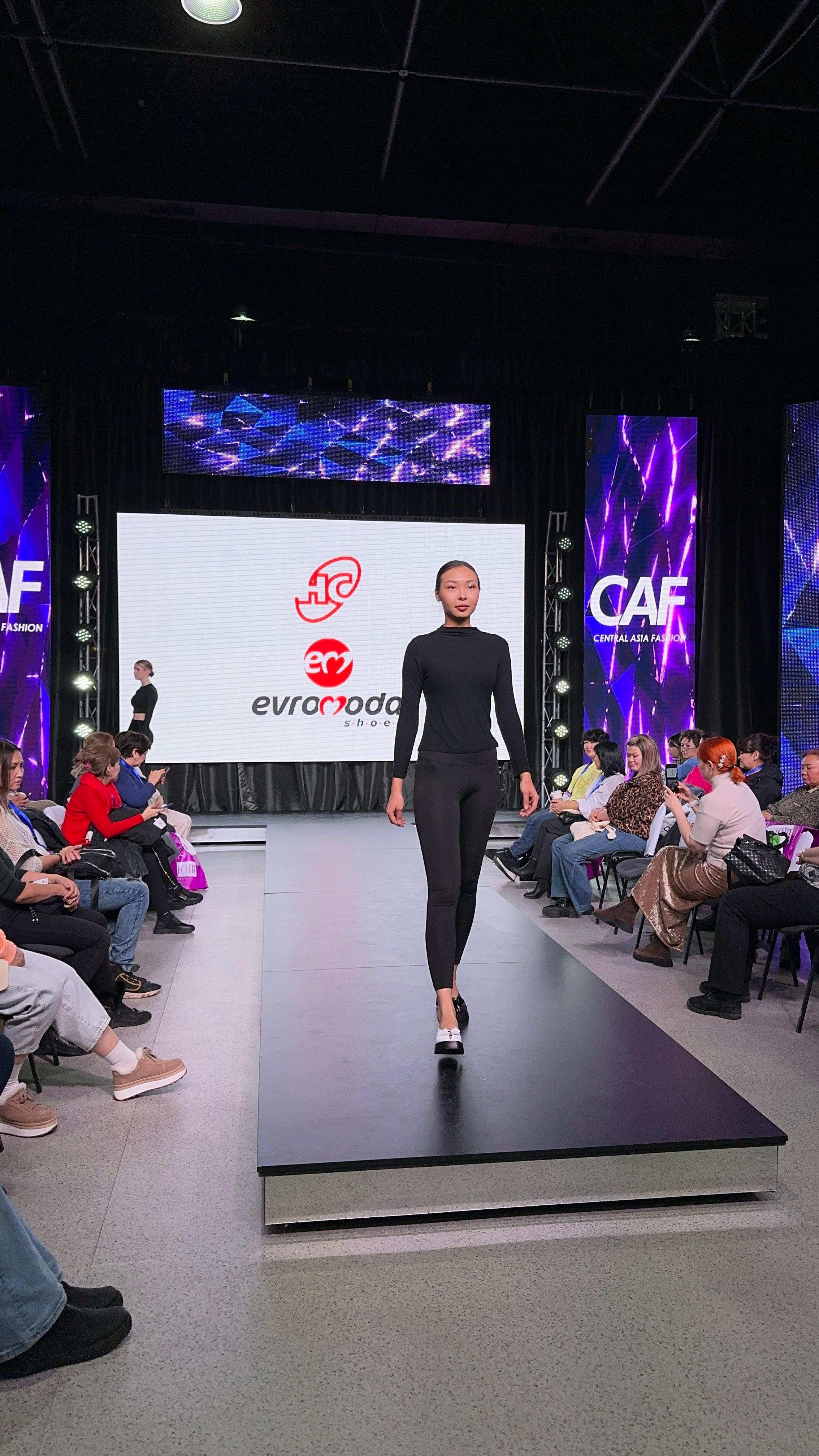 CENTRAL ASIA FASHION - 5