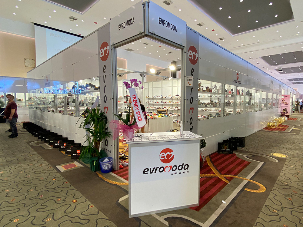 EKSPOSHOES - 1