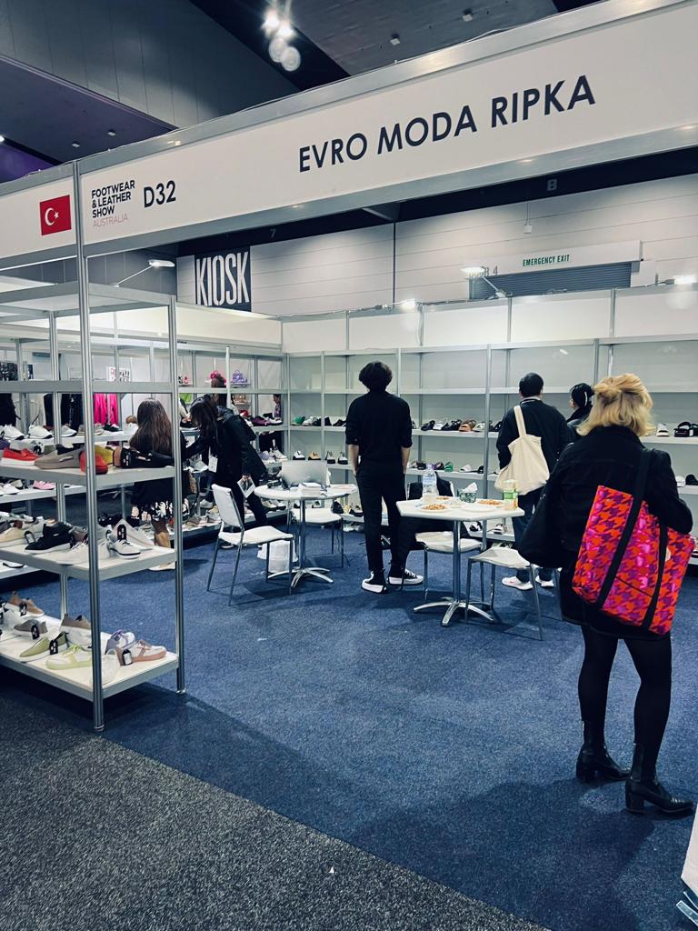FOOTWEAR & LEATHER SHOW - 6