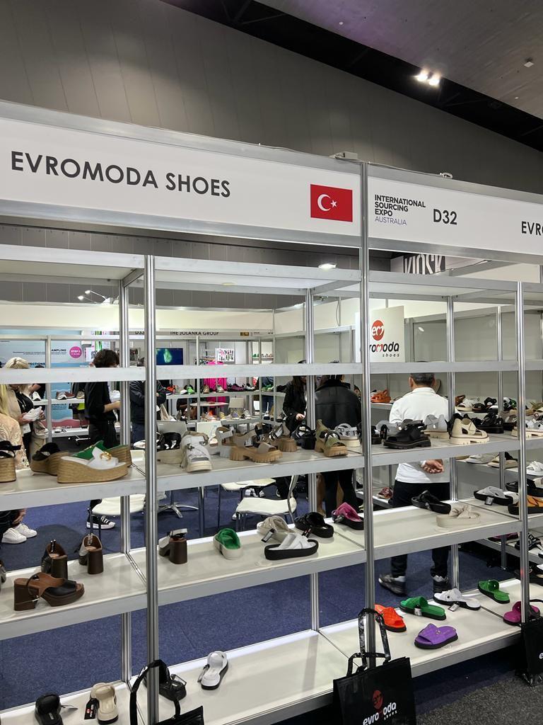 FOOTWEAR & LEATHER SHOW - 1