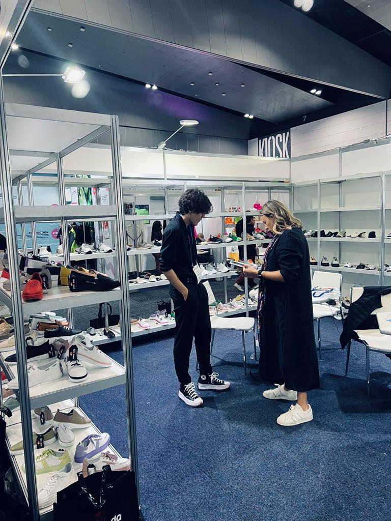 FOOTWEAR & LEATHER SHOW - 3