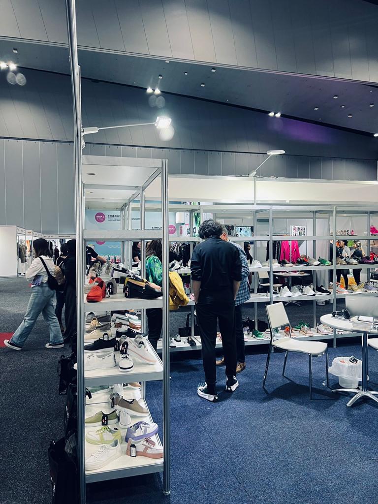 FOOTWEAR & LEATHER SHOW - 4