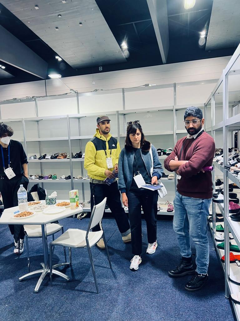 FOOTWEAR & LEATHER SHOW - 5