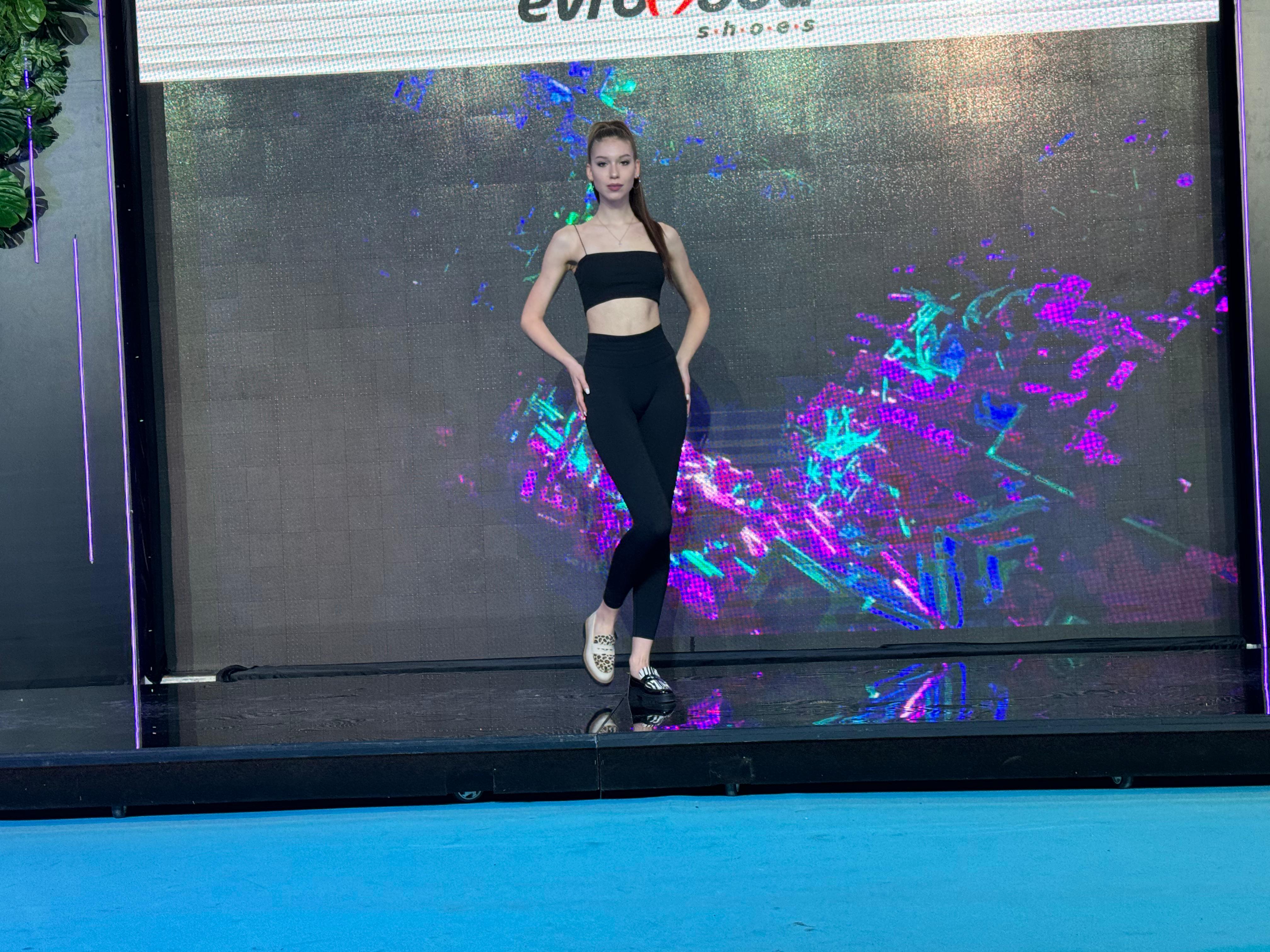 CENTRAL ASIA FASHION - 1